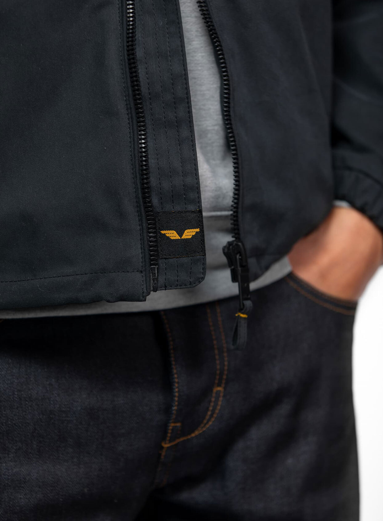 104267-FREY-BLACK-(4)-min