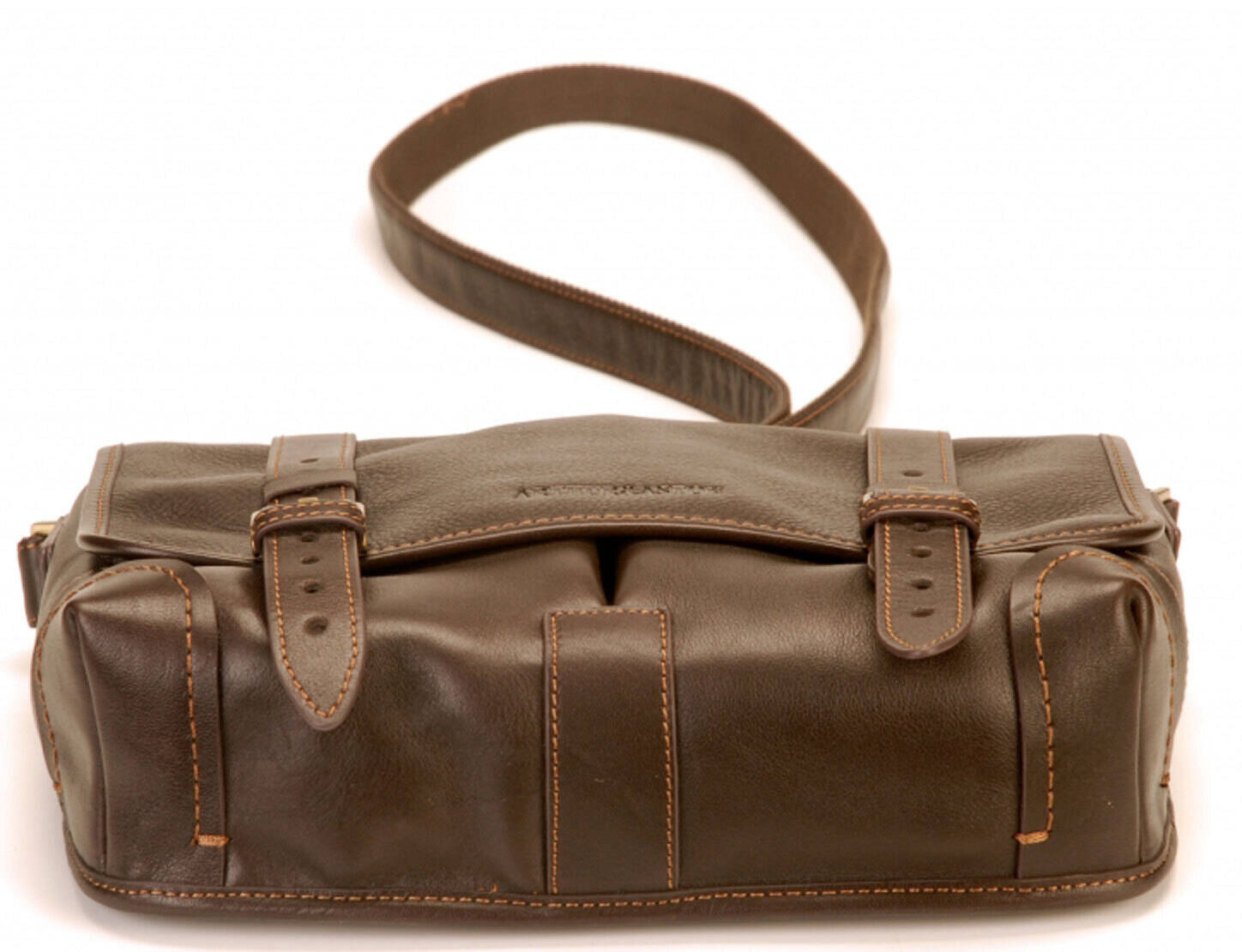 2211-12-chatain-dessous