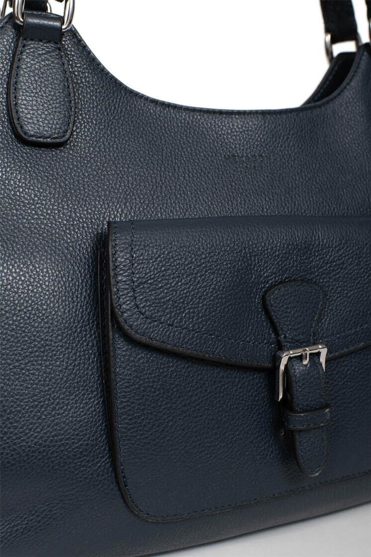 6880225-petrole-zoom