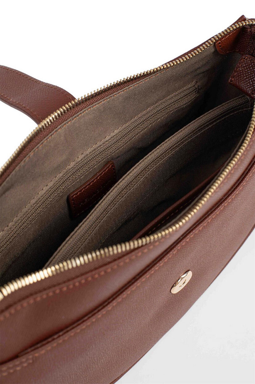 7120247-ouvert-marron