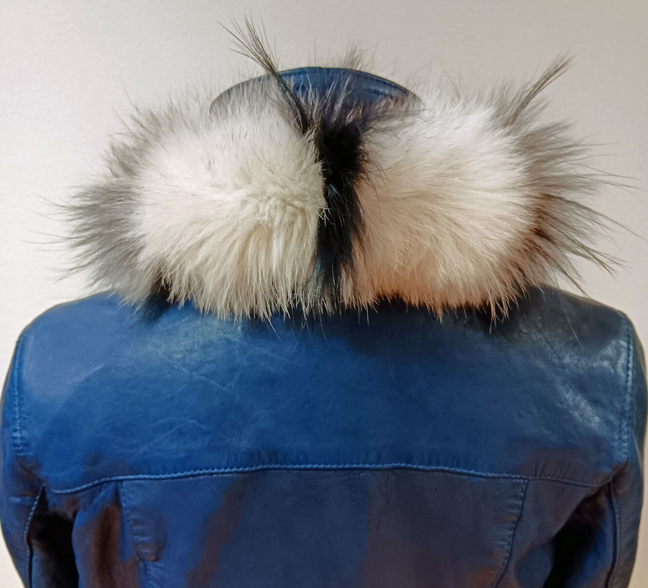 900-blanc-bleu-petrole-dos