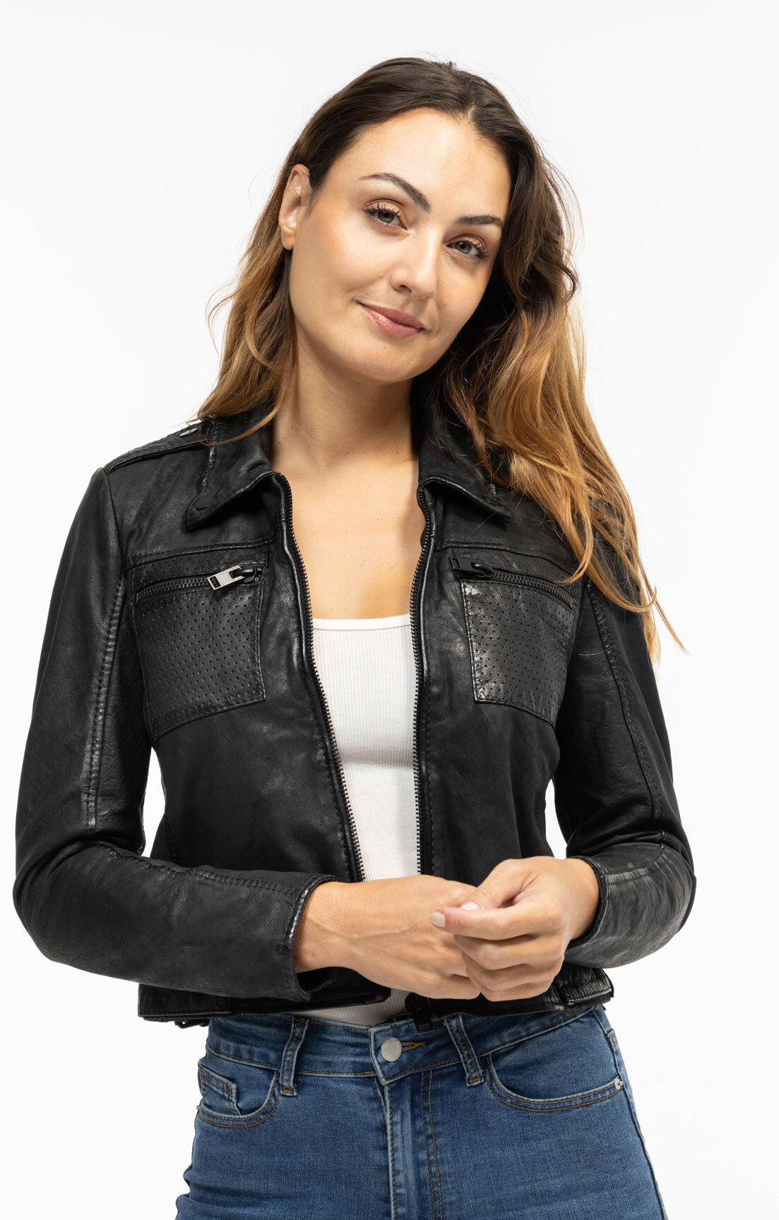 CG25-Femmes-21010247-0104BD