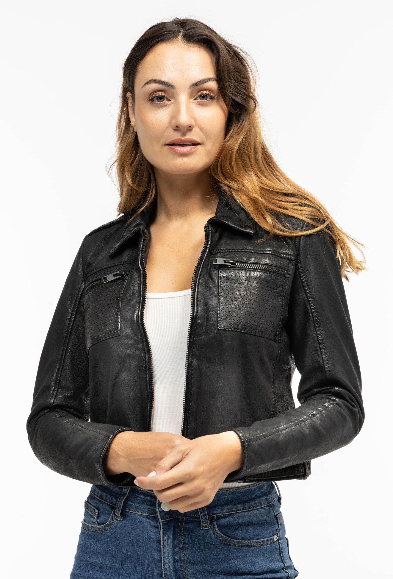 CG25-Femmes-21010247-0105BD