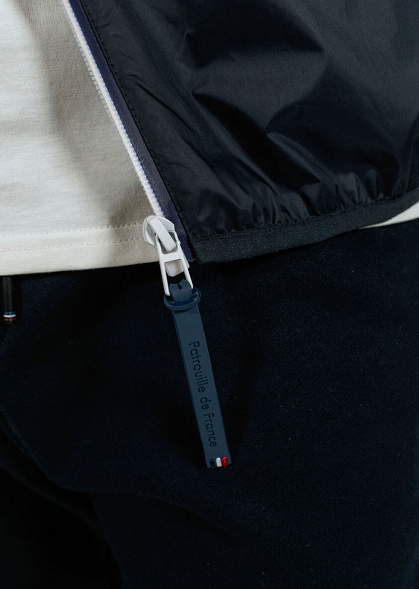 jump-vist-navy-zoom2