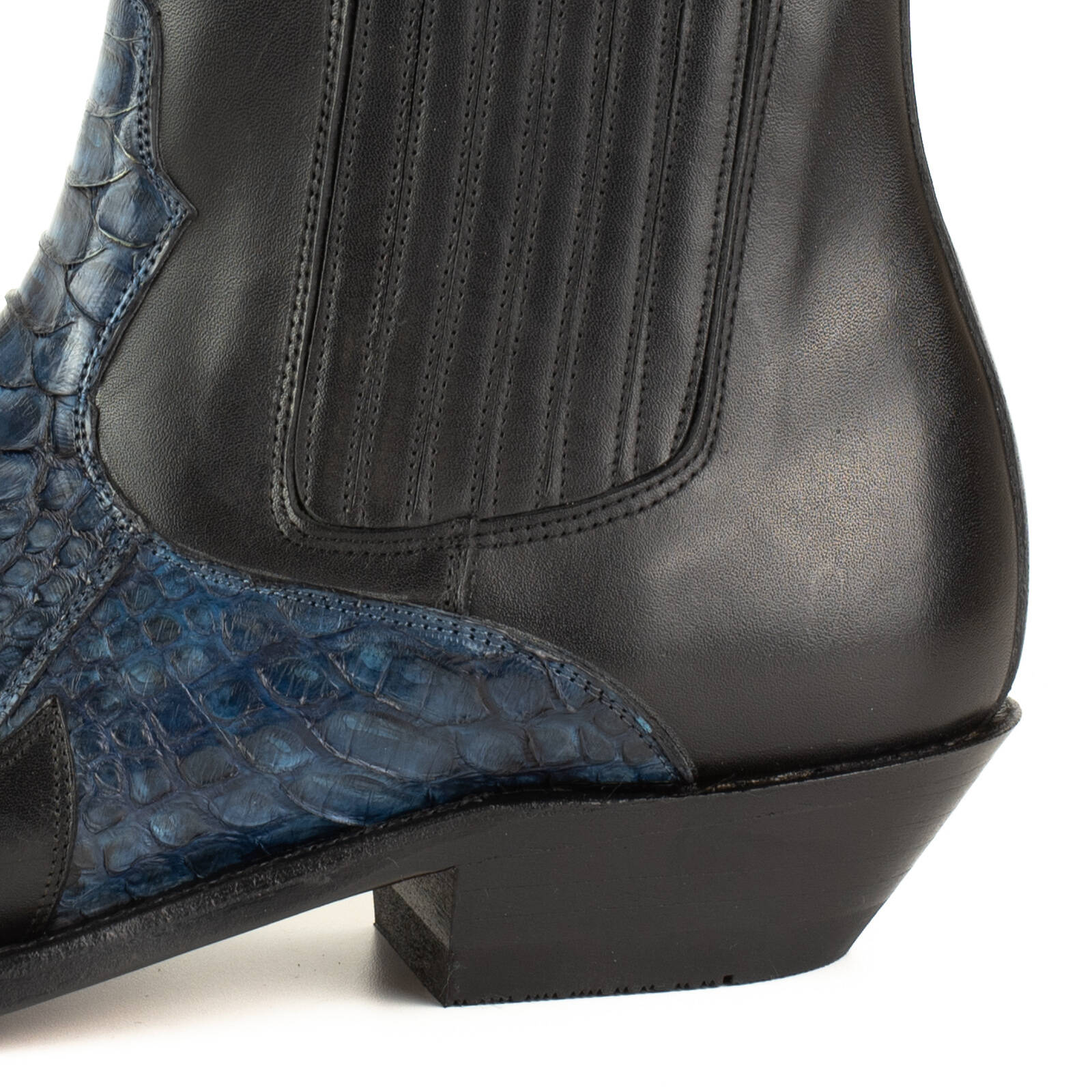 mayura-boots-rock-2500-box-negro-piton-azul-04