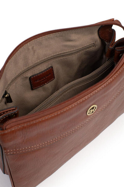 1920240-marron-ouvert