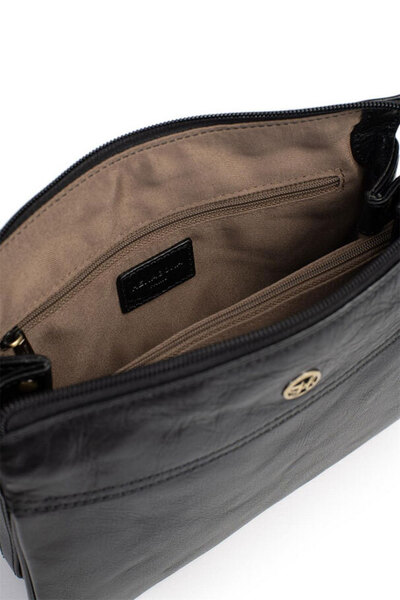 1920240-noir-iterieur