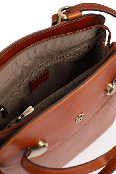 1920243-cognac-ouvert