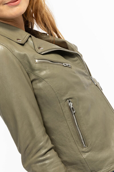 CG25-Femmes-101964-0773BD