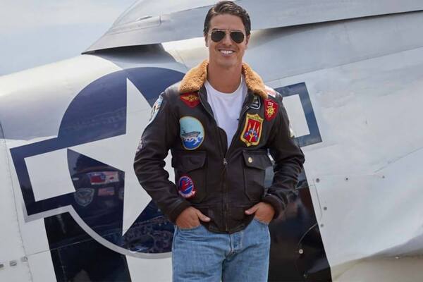 top-gun-bombers-cockpit-Z201036T-(1)